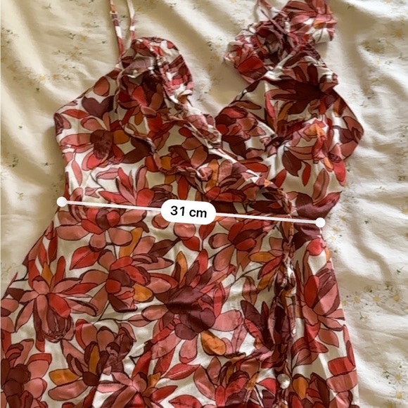 Beautiful Flowy asymmetrical summer dress - Picture 10 of 11